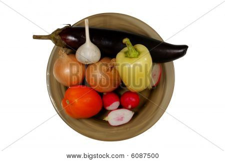 Plaque avec des légumes.