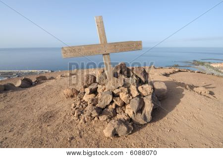 Kereszt a tetején Chayofita hegy, Tenerife, Spanyolország