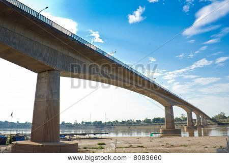 Thailao Bridge4