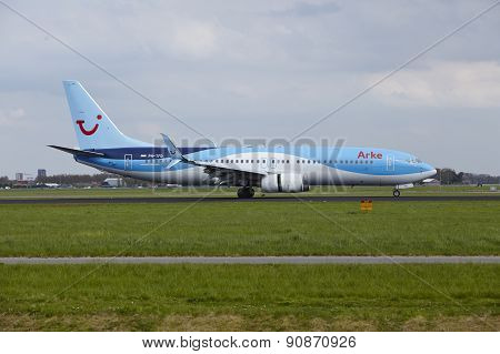 Amsterdam Airport Schiphol - Boeing 737 Of Arke Lands