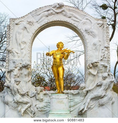 Statue of Johann Strauss,  Stadtpark in Vienna, Austria