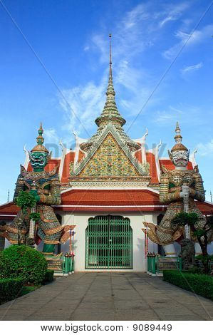 Wat Arun - a Temple Of Dawn