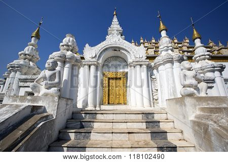 Atumashi Kyaungdawgyi Temple