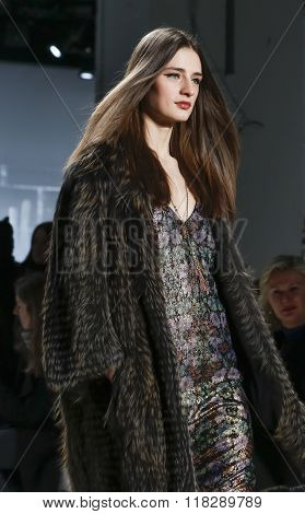 Nicole Miller Fw 2106