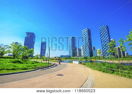 Songdo Central Park is the green space planinspired by NYC.