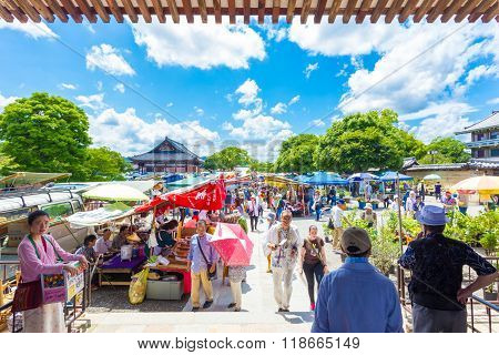 Toji Monthly Market People Stalls Shopping H