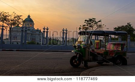 Tuk Tuk At Ananta Samakhom Throne Hall