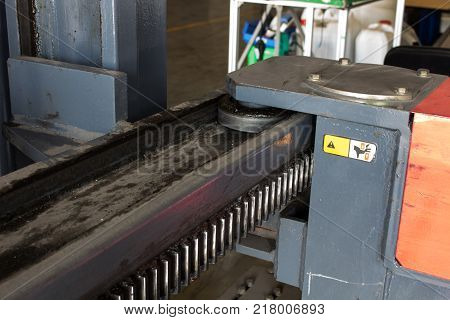 The bearing sliding roller and sliding gear in forklifts