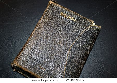 Old KJV leather bound new testament holy bible