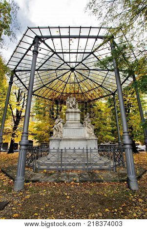 Autumn in Florence monument along the River in Oltrarno