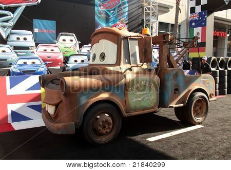 LOS ANGELES - 18 de junho: MATER chega para o 