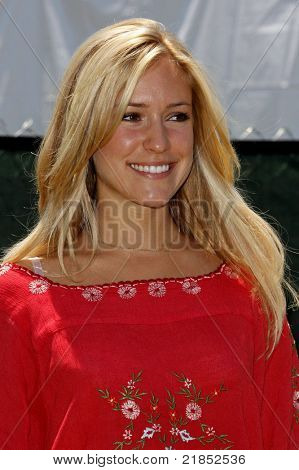 LOS ANGELES - giu 7: Kristin Cavallari al momento A per Heroes Celebrity Carnival a beneficio dell'El