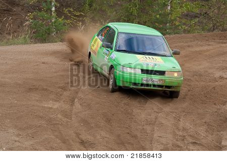รอสตอฟน รัสเซีย - 05 กันยายน: Uriy Volkov ขับรถ Subaru Impreza ในระหว่างรอสตอฟน Velikiy รัสเซีย