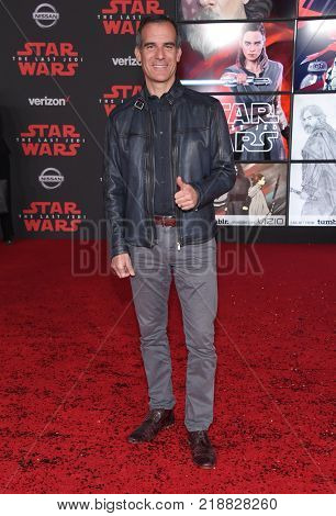 LOS ANGELES - DEC 09:  Los Angeles Mayor Eric Garcetti arrives for the 'Star Wars: The Last Jedi' World Premiere on December 09, 2017 in Los Angeles, CA                