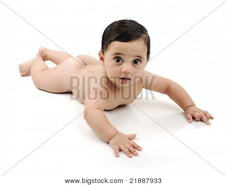 흰 배경에 고립 된 벌 거 벗은 귀여운 아기