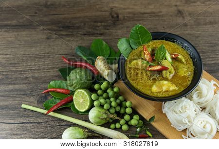 Green Curry (kaeng Kheiyw Hwan) With Thai Food For Steamed Rice Or Rice Noodles. Chicken Green Curry
