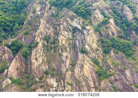 The Folds Of The Rocks Of Metamorphic Origin./the Folds And Stratifications Originated Due To High P