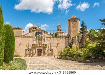 Courtyard Of Abbey Of Santa Maria De Poblet - Spain
