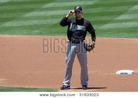 LOS ANGELES - 29. května: Florida Marlins 2B Omar Infante #13 během hry Marlins vs. Dodgers května