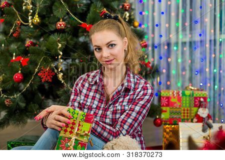 Holidays, Celebrations And People Concept-young Caucasian Woman In Grunge Style In Home Cozy Clothes