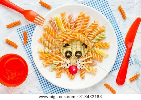 Fun Food Idea For Kids Lunch, Animal Shaped Food Art - Colorful Fusilli Vegetables Pasta With Sandwi