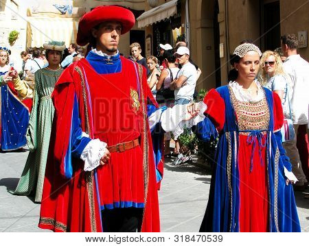 Sarteano (siena, Tuscany) / Italy - Agoust 15, 2008: Medieval Saracen Joust, Giostra Del Saracino. T