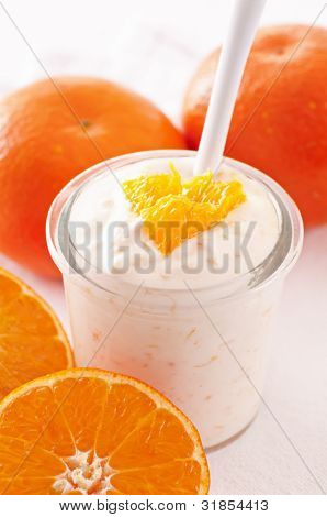 Orange Yoghurt i glas