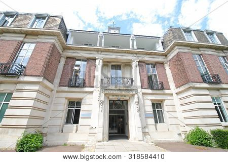 London England - June 3, 2019: Zsl Zoological Society Of London Office London Uk