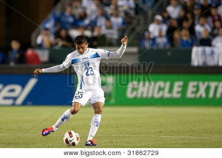 カーソン、カリフォルニア州。 - 6 月 6 日： ホンジュラス M Edder デルガド #23 2011 CONCACAF ゴールド カップ グループ B の試合の中