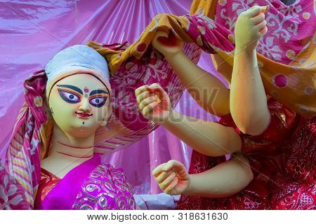 Clay Idol Of Goddess Saraswati