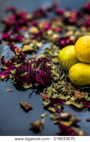 Neem Or Indian Lilac Face Mask On The Black Wooden Surface For Oily Skin Consisting Of Neem Leaves P