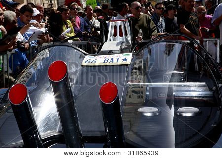 LOS ANGELES, CA - 5 APR: La Batmobile in una cerimonia dove Adam West è onorato con una stella su H