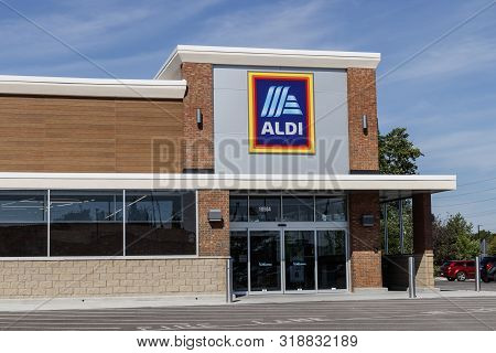 Carmel - Circa August 2019: Aldi Discount Supermarket. Aldi Sells A Range Of Grocery Items, Includin