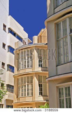 Oval-Windows