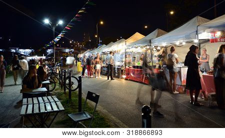 Warsaw, Poland. 25 August 2019. Vistulan Boulevards On The Western Side Of The River Vistula In Wars