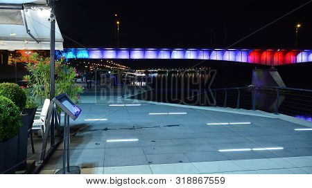 Warsaw, Poland. 25 August 2019. Vistulan Boulevards On The Western Side Of The River Vistula In Wars