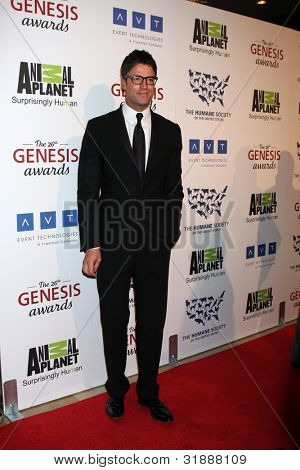 LOS ANGELES - MAR 24: James Scott przylatuje Genesis Awards 2012 w Beverly Hilton Hotel o