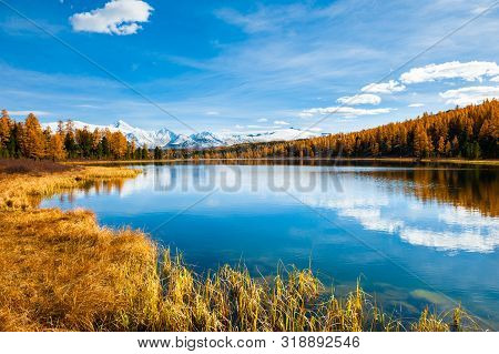 Kidelu Lake In Altai Mountains, Siberia, Russia. Beautiful Autumn Landscape.