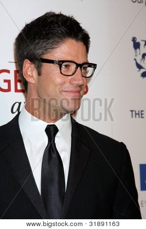 LOS ANGELES - MAR 24: James Scott przylatuje Genesis Awards 2012 w Beverly Hilton Hotel o