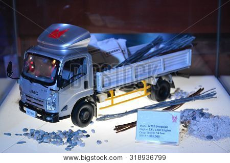 Jmc N720 Dropside Truck Scale Model