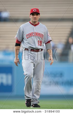 LOS ANGELES - 13 Haziran: Cincinnati Reds 1B Joey Votto #19 önce Ju Major League Baseball oyunu