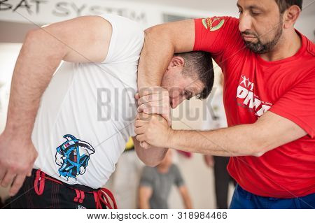 Kapap Instructor Altin Qoku Demonstrates Street Fighting Techniques