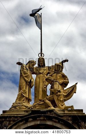 Gul marmor Statue af en mand