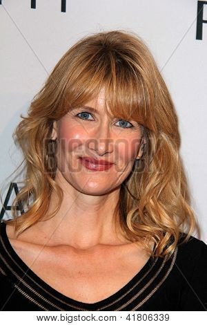 LOS ANGELES - 4 Şubat: Laura Dern Hollywood Reporter kutluyor 85 Akademi Ödülü geldi