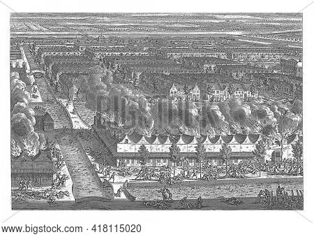 Engraving, bird's-eye view of a city (Batavia) with canals and blocks of houses; in the foreground a block of burning houses with groups of fighting men in front of it.