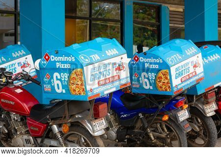 Panama David April 22, Some Motorcycles With Rear Trunk For The Delivery Of Pizzas. Shoot On April 2