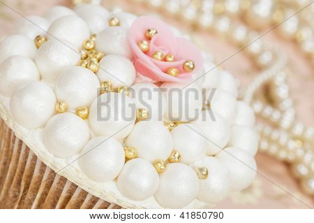Wedding cupcake
