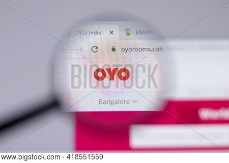 New York, Usa - 26 April 2021: Oyo Logo Close-up On Website Page, Illustrative Editorial