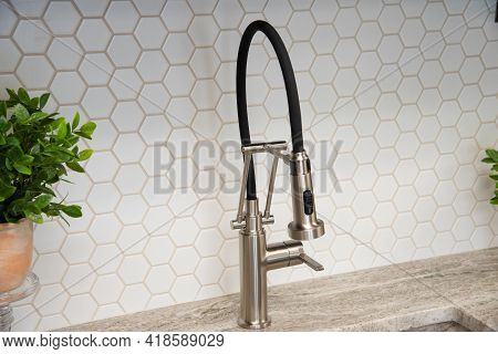 Kitchen Sink Faucet Home Modern Steel New Metal Room
