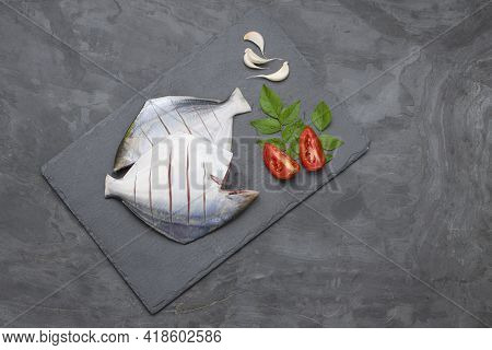 Raw White Pomfret